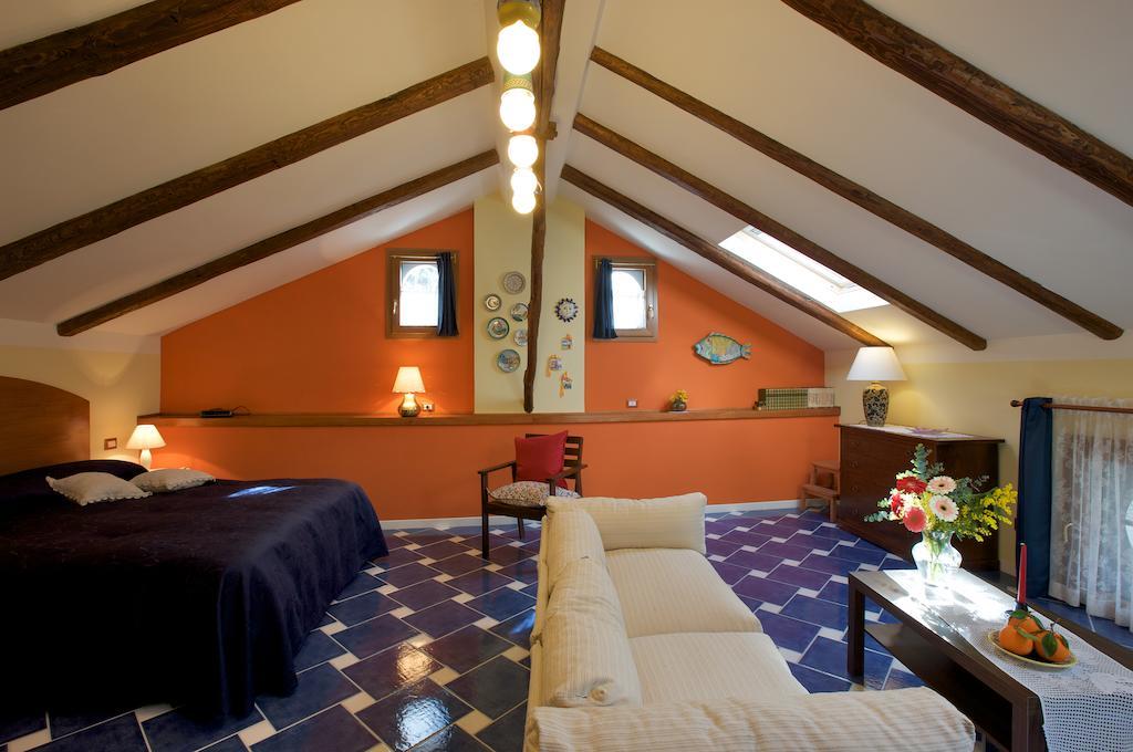 La Casa Di Donn'Amelia Bed and Breakfast Molina  Værelse billede